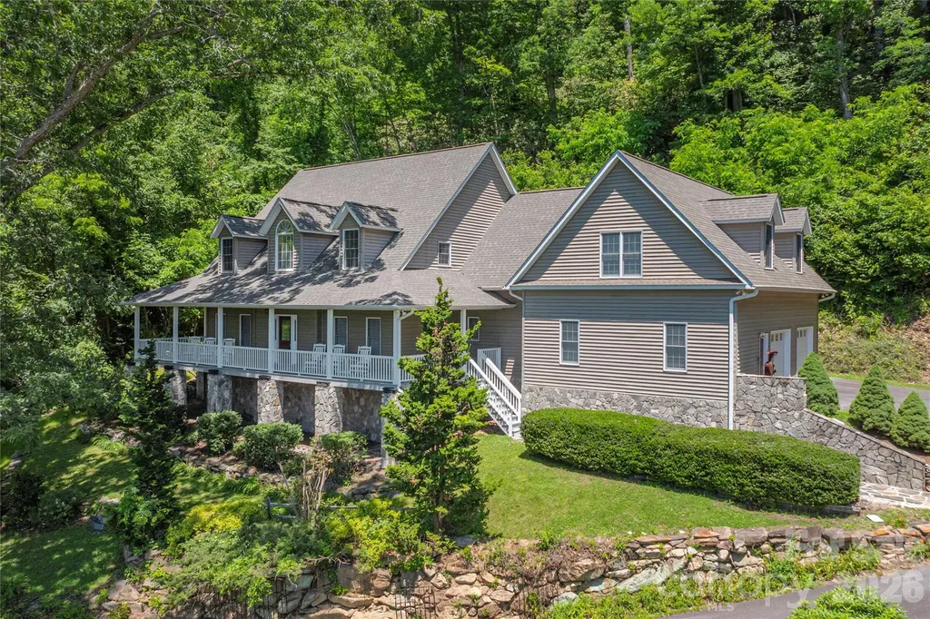 554 Breckenridge Road Waynesville NC 28785