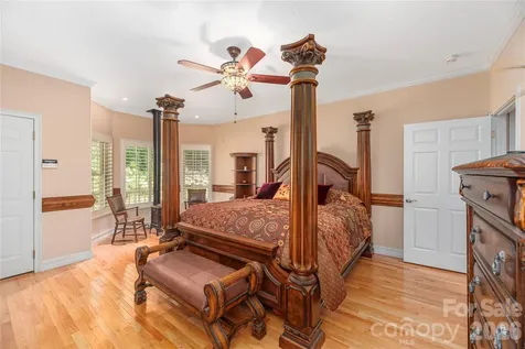 554 Breckenridge Road Waynesville NC 28785