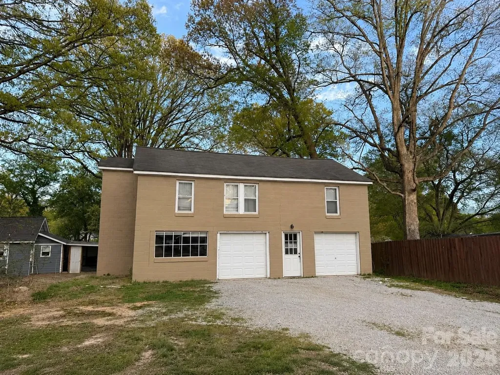1205 Oakwood Avenue Kannapolis NC 28081