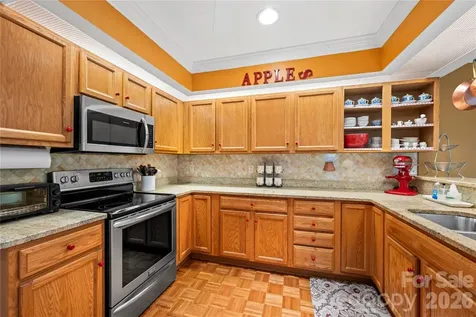 9 Tall Pines Road Hendersonville NC 28739