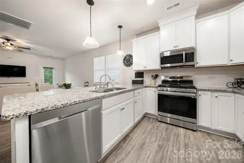1986 Ambrose Way Denver NC 28037