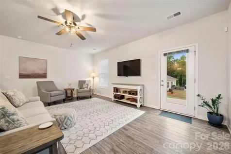 1986 Ambrose Way Denver NC 28037