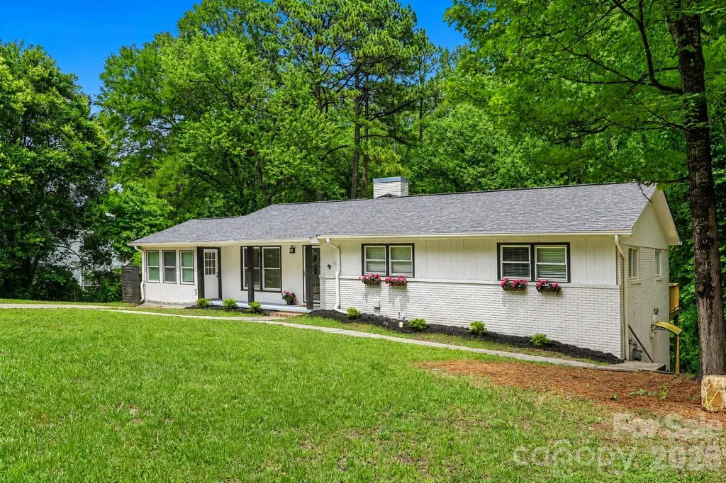 716 Grandview Drive NE Concord NC 28025