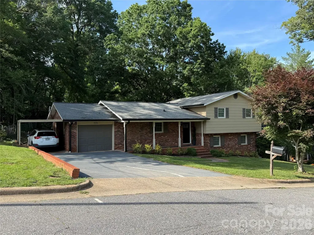 Hickory NC, 1130 16TH Avenue NW