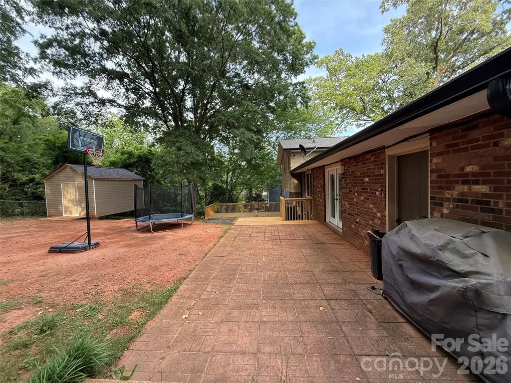1130 16th Avenue NW Hickory NC 28601