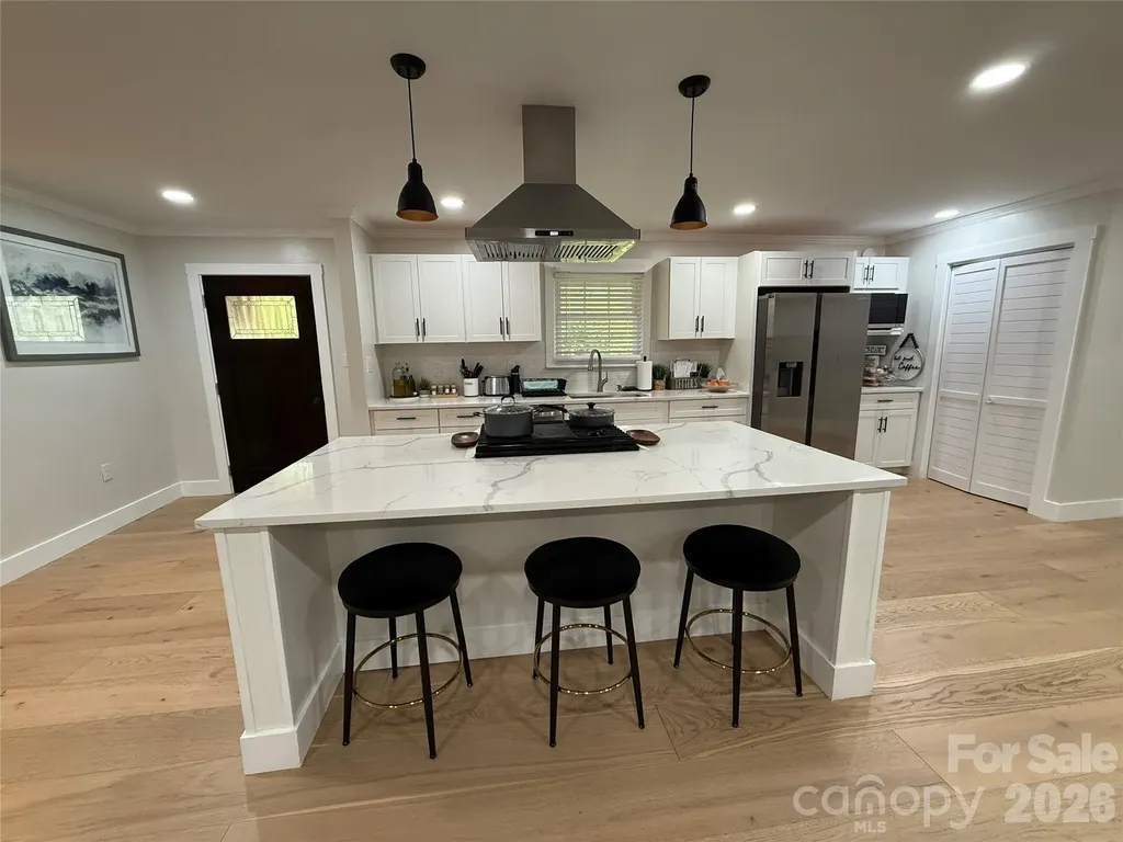 1130 16th Avenue NW Hickory NC 28601