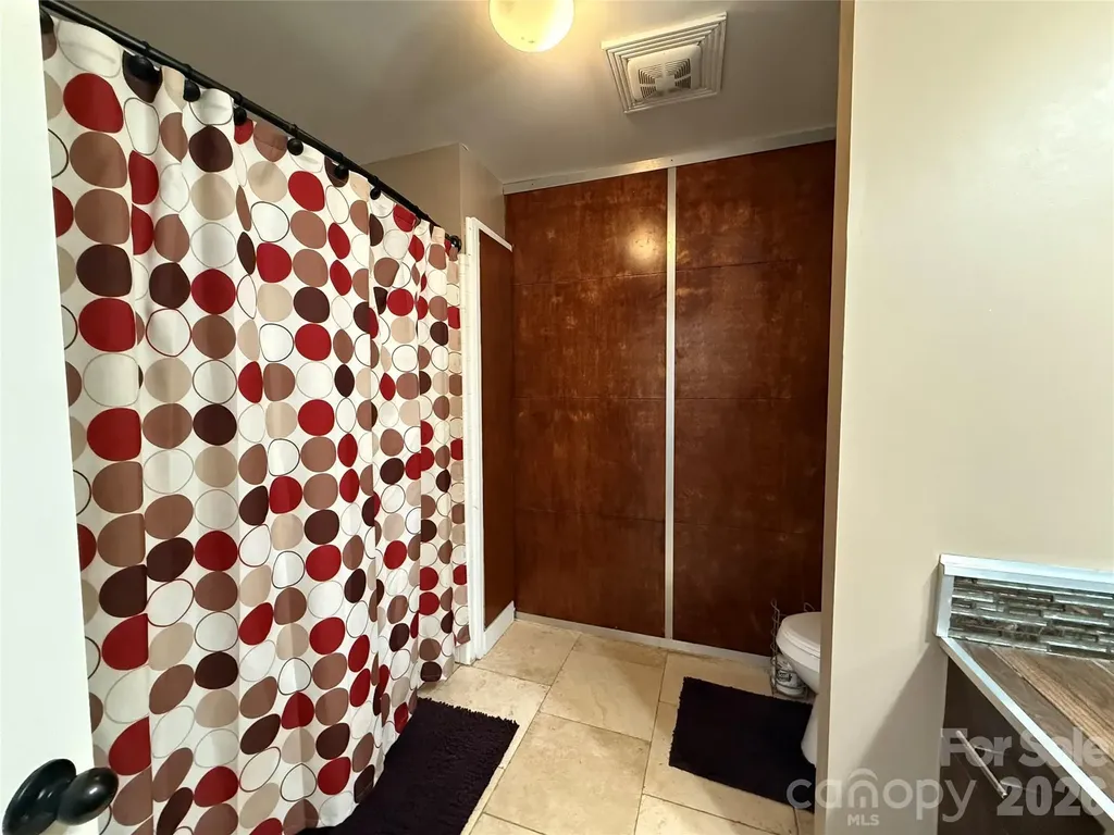 1130 16th Avenue NW Hickory NC 28601