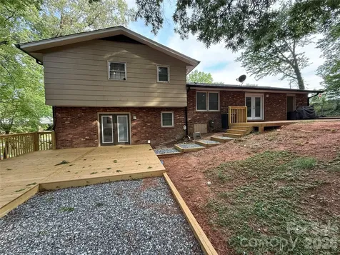 1130 16th Avenue NW Hickory NC 28601