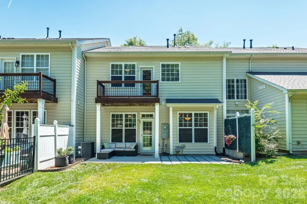 8543 Brookings Drive Charlotte NC 28269