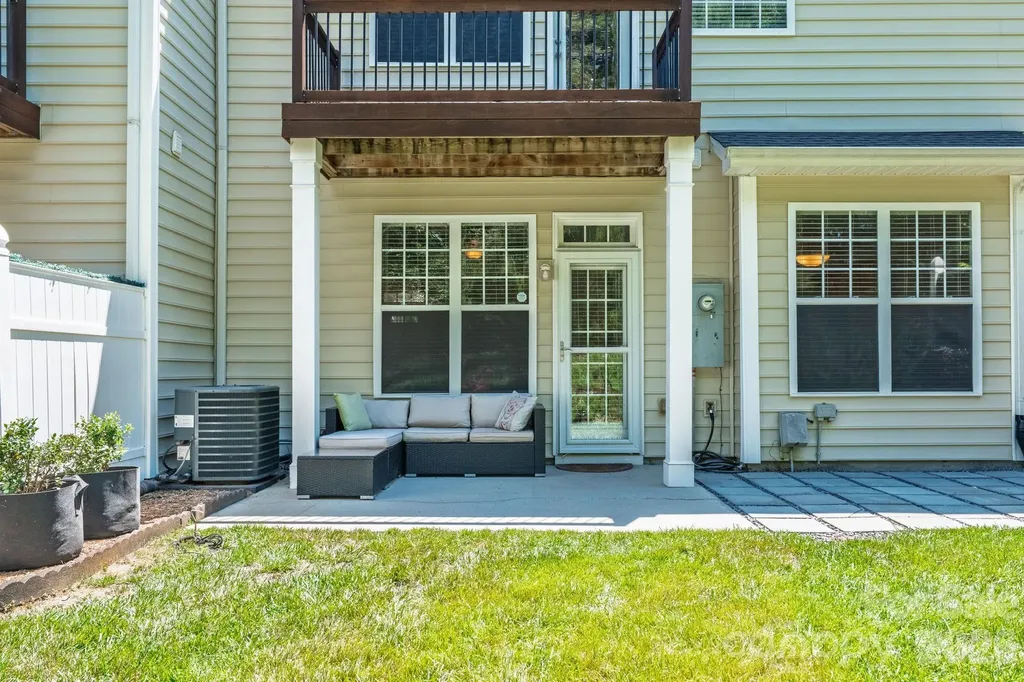 8543 Brookings Drive Charlotte NC 28269