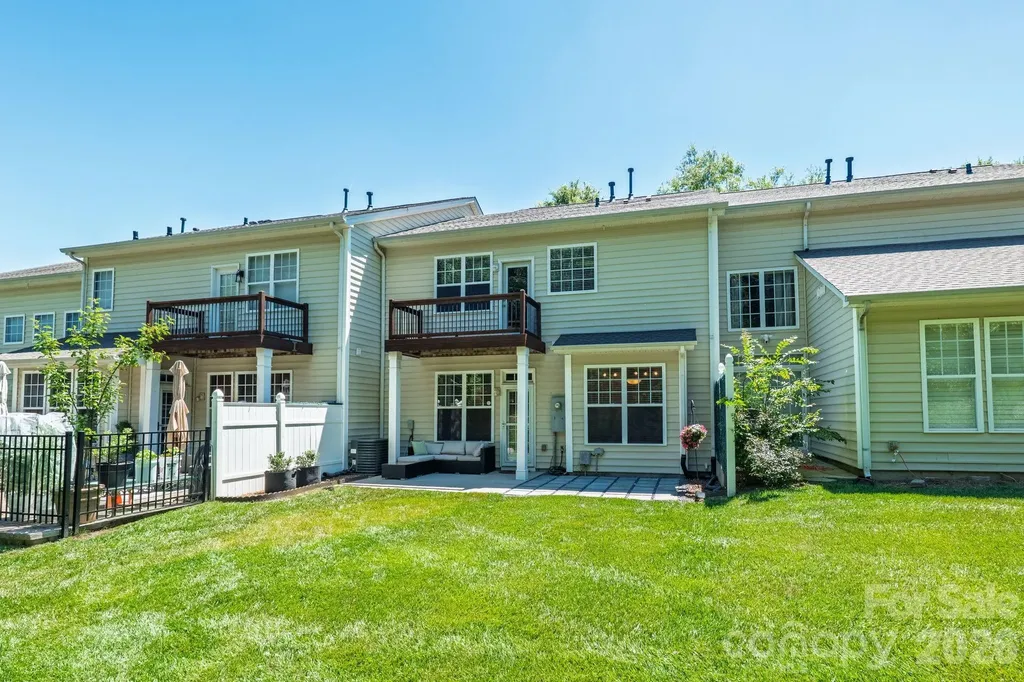 8543 Brookings Drive Charlotte NC 28269