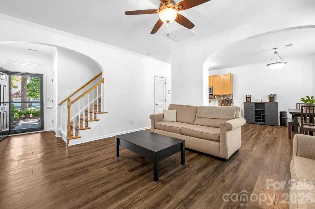 8543 Brookings Drive Charlotte NC 28269