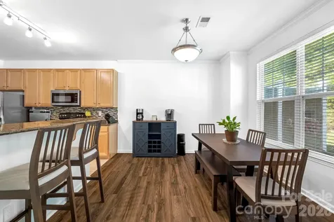 8543 Brookings Drive Charlotte NC 28269