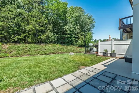 8543 Brookings Drive Charlotte NC 28269
