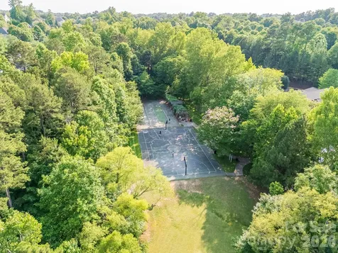 8543 Brookings Drive Charlotte NC 28269