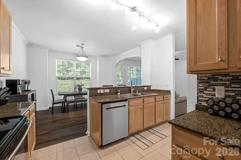 8543 Brookings Drive Charlotte NC 28269