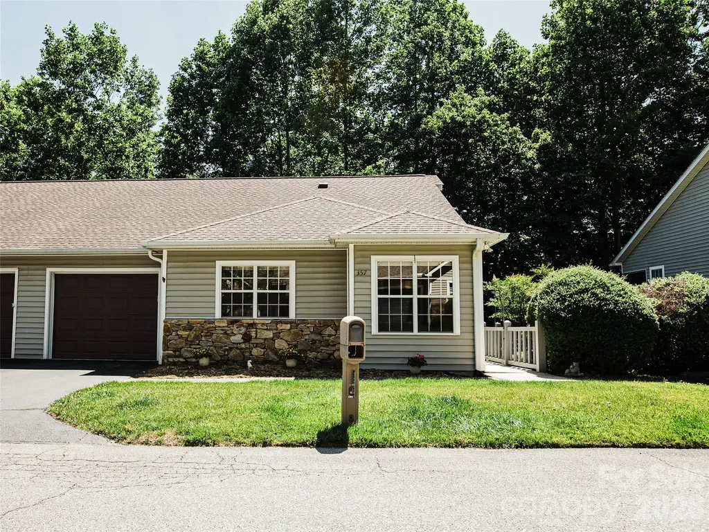 357 Laurel Park Place Hendersonville NC 28791