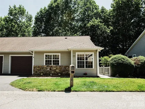 357 Laurel Park Place Hendersonville NC 28791
