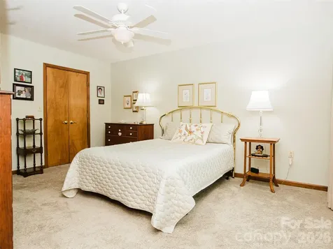 357 Laurel Park Place Hendersonville NC 28791