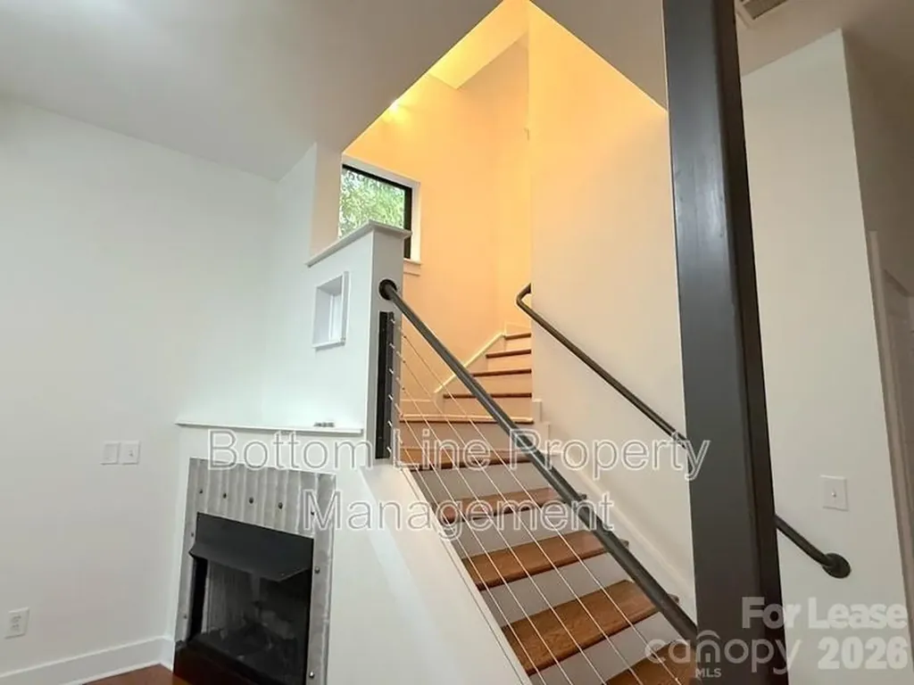 904 Warren Burgess Lane Charlotte NC 28205