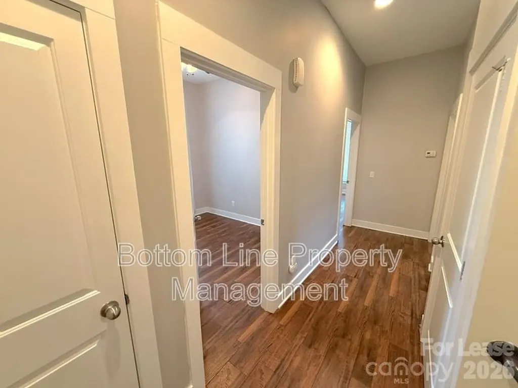 904 Warren Burgess Lane Charlotte NC 28205