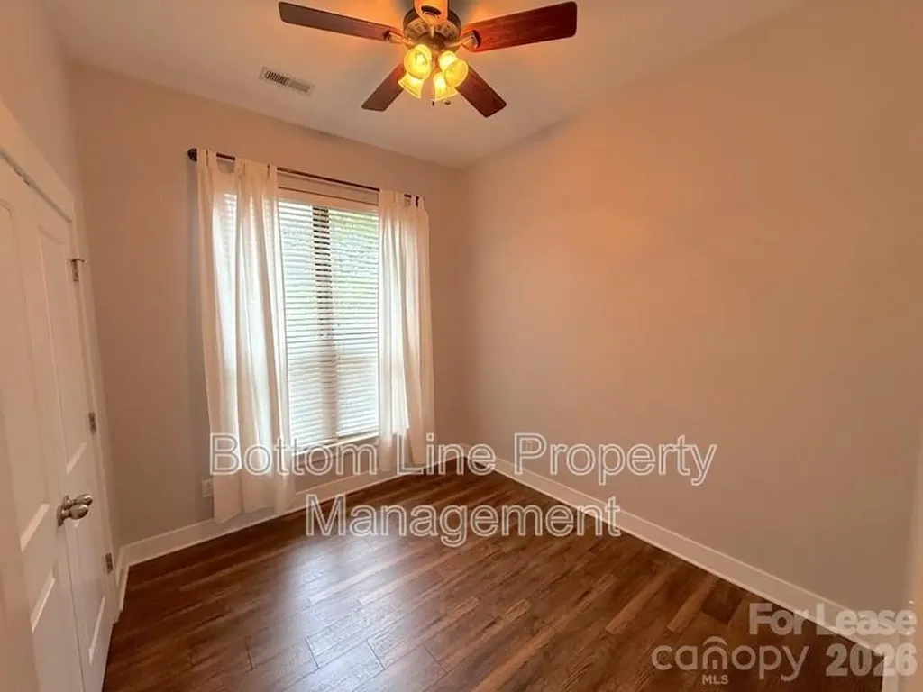 904 Warren Burgess Lane Charlotte NC 28205
