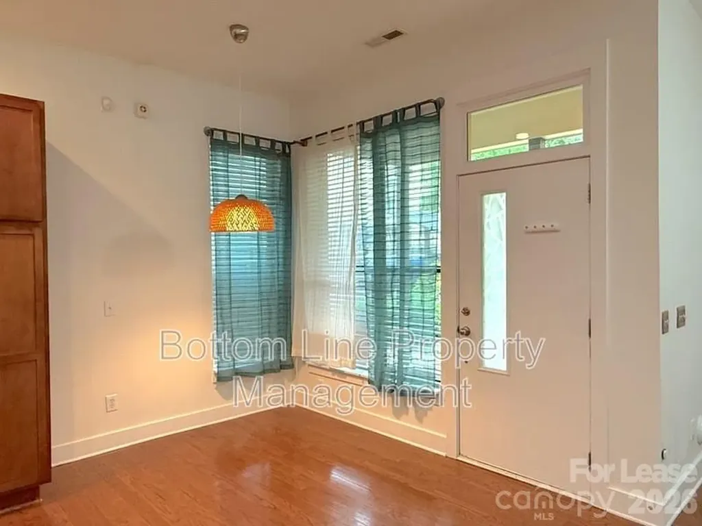 904 Warren Burgess Lane Charlotte NC 28205