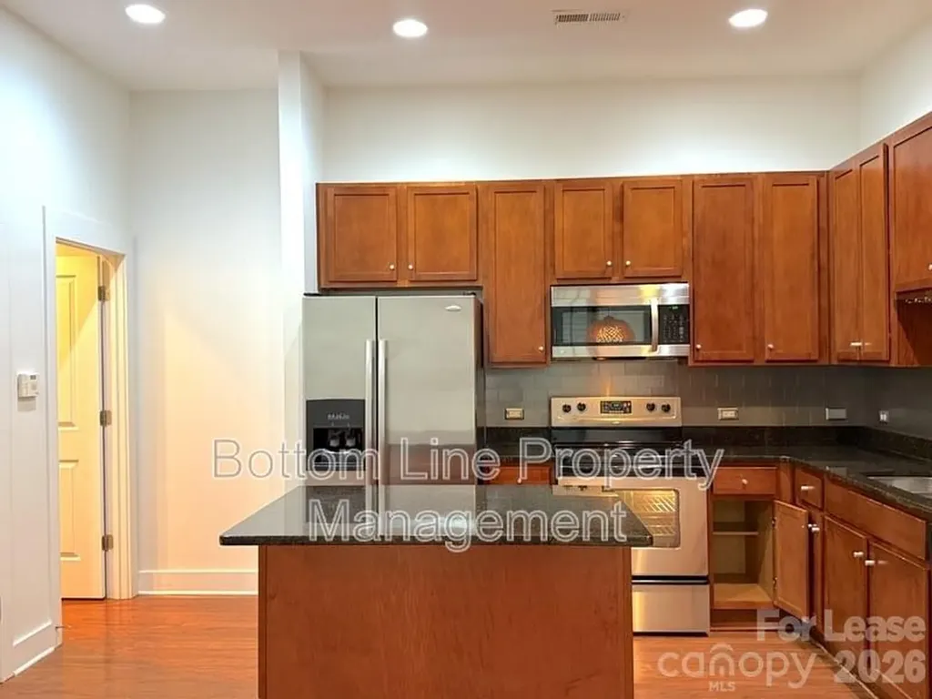 904 Warren Burgess Lane Charlotte NC 28205