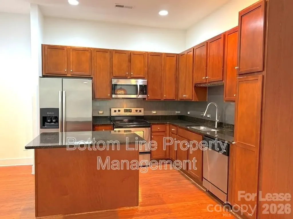 904 Warren Burgess Lane Charlotte NC 28205