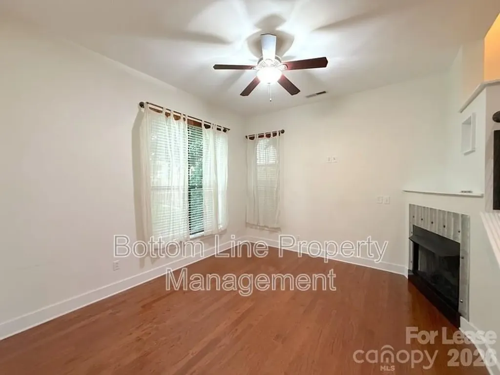 904 Warren Burgess Lane Charlotte NC 28205