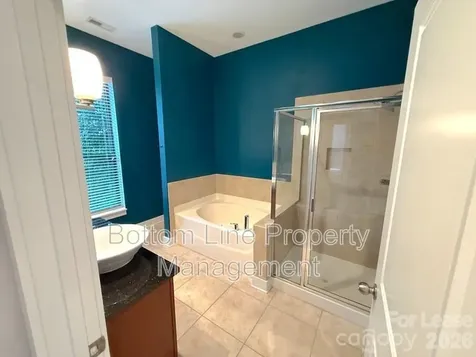 904 Warren Burgess Lane Charlotte NC 28205
