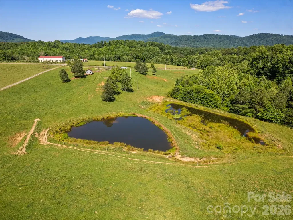 1418 Landis Lane Nebo NC 28761