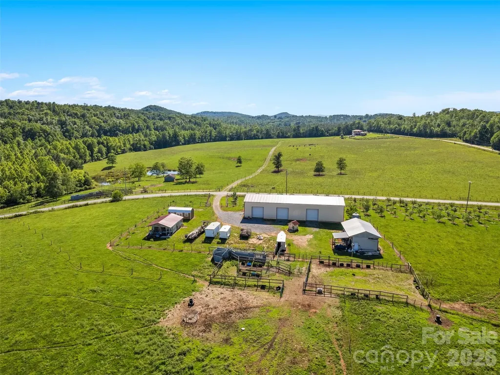 1418 Landis Lane Nebo NC 28761