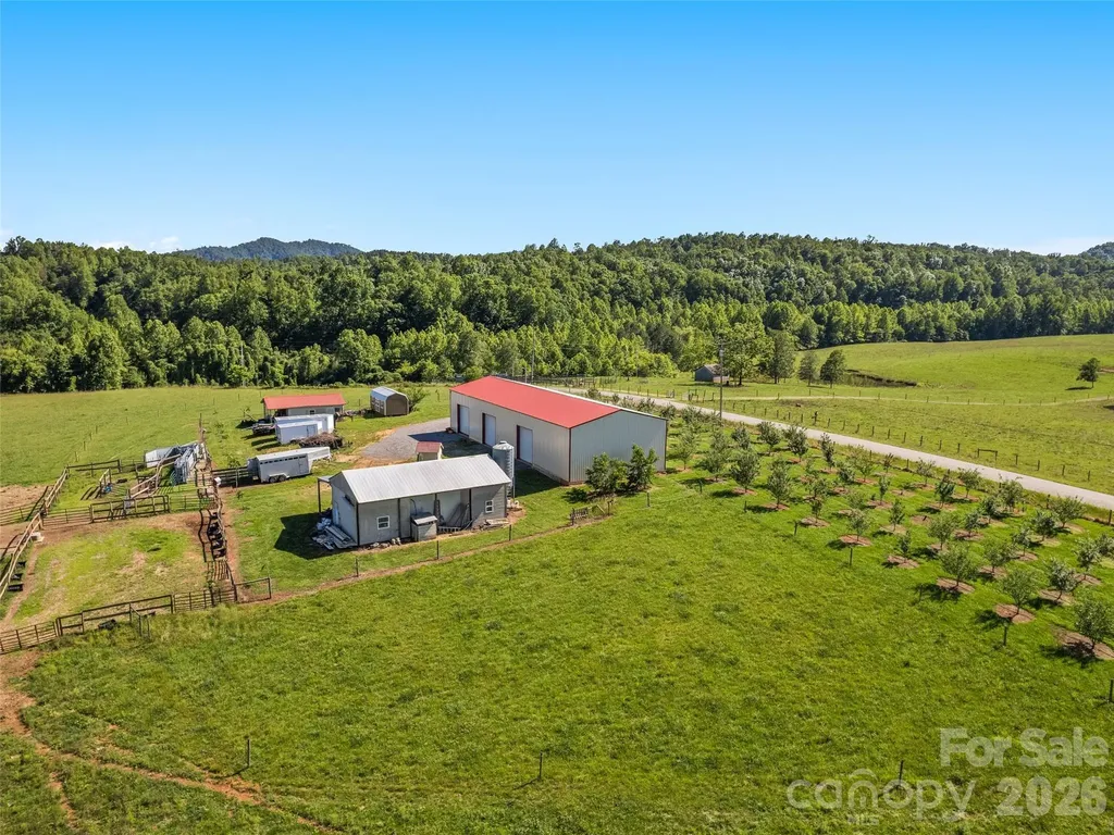 1418 Landis Lane Nebo NC 28761