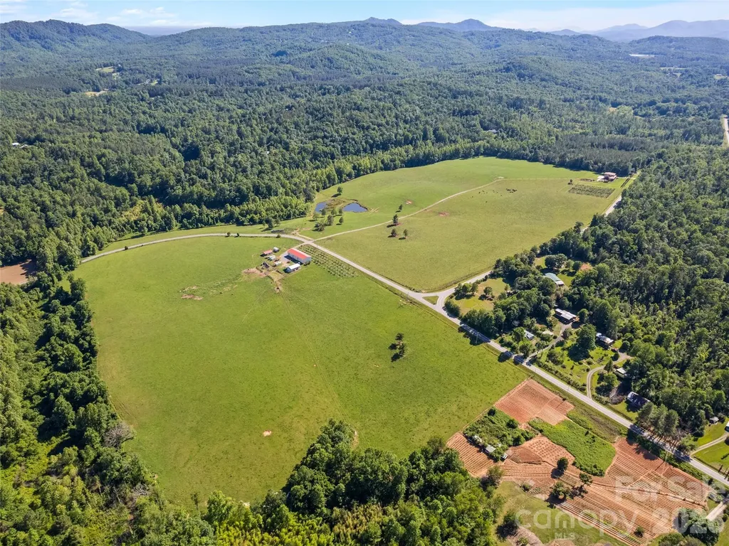 1418 Landis Lane Nebo NC 28761