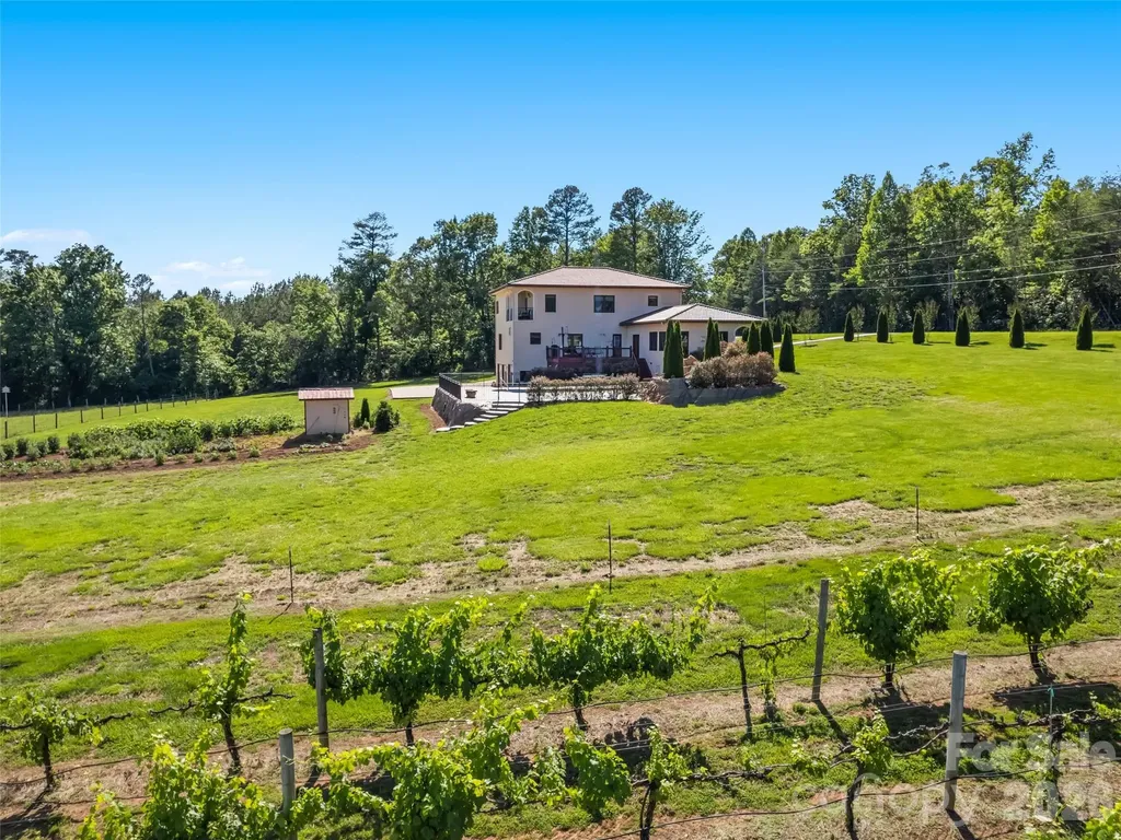 1418 Landis Lane Nebo NC 28761