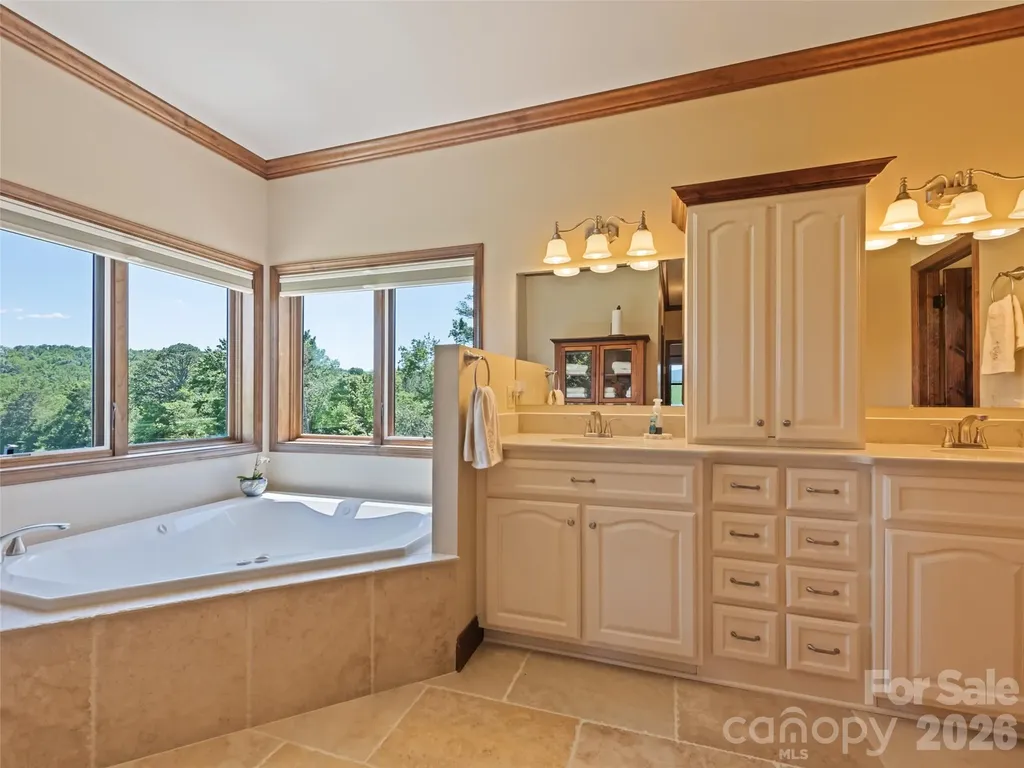 1418 Landis Lane Nebo NC 28761