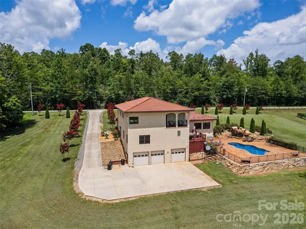 1418 Landis Lane Nebo NC 28761