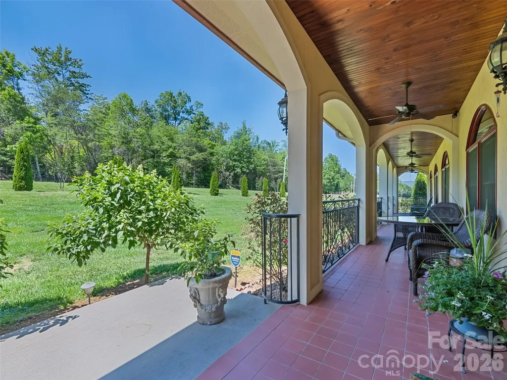 1418 Landis Lane Nebo NC 28761
