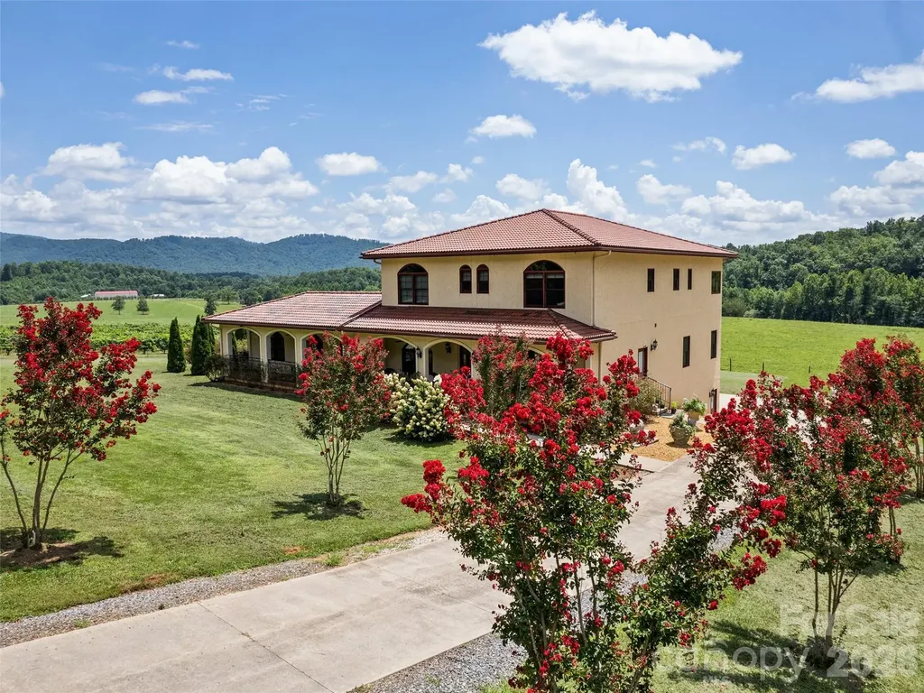 1418 Landis Lane Nebo NC 28761