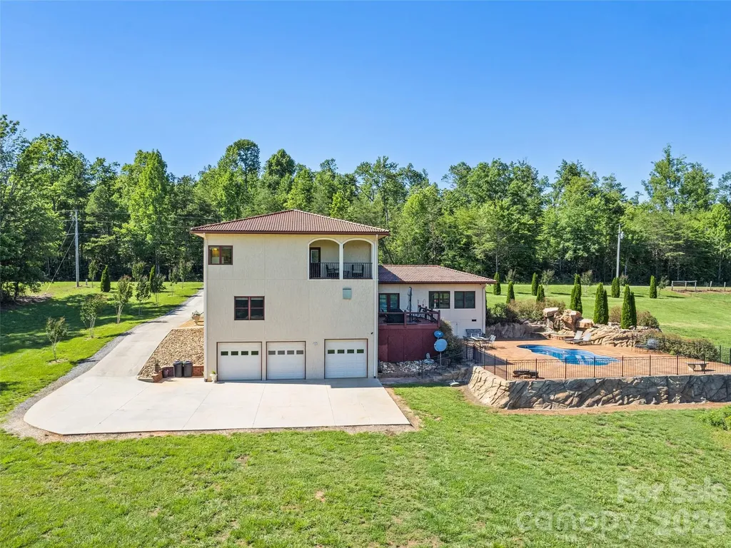 1418 Landis Lane Nebo NC 28761