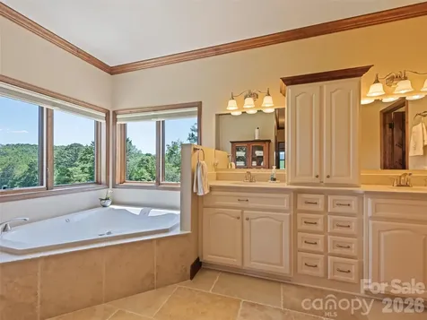 1418 Landis Lane Nebo NC 28761
