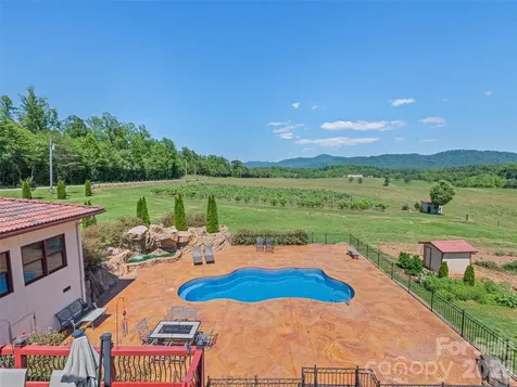 1418 Landis Lane Nebo NC 28761