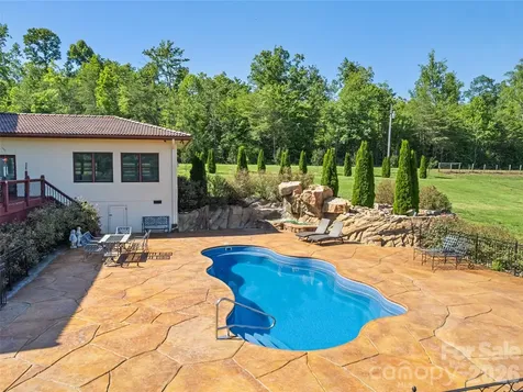 1418 Landis Lane Nebo NC 28761