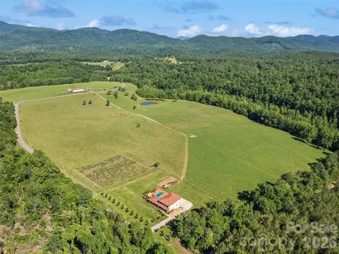 1418 Landis Lane Nebo NC 28761