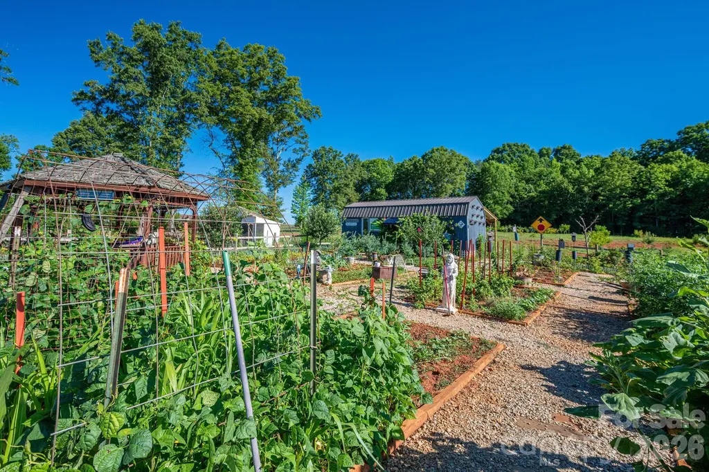 1484 Null Road Lincolnton NC 28092
