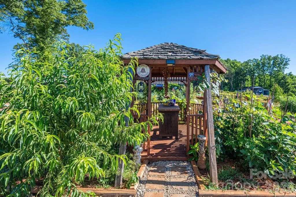 1484 Null Road Lincolnton NC 28092