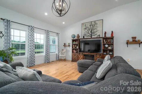 1484 Null Road Lincolnton NC 28092