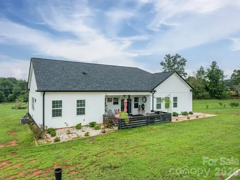 1484 Null Road Lincolnton NC 28092
