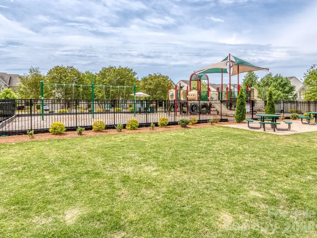 1809 Sunchaser Lane Charlotte NC 28210